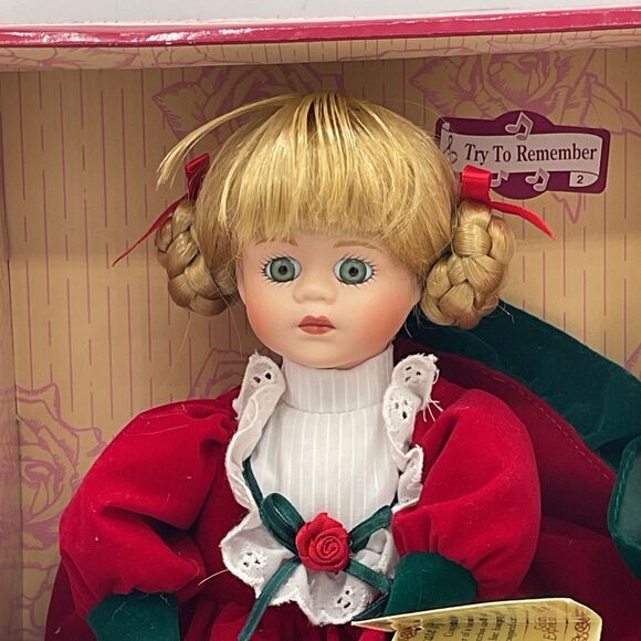 SOFT EXPRESSIONS ANIMATED WIND UP MUSICAL PORCELAIN DOLL Plays Feelings Vintage - Picture 2 of 6